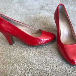 Aerosoles Red Patent heels S 8.5 M